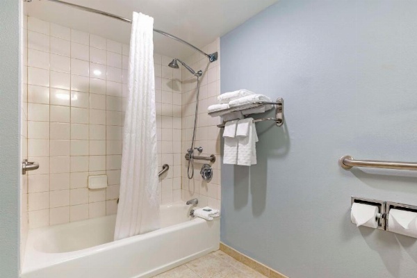 Best Western Hartford Hotel & Suites image 28